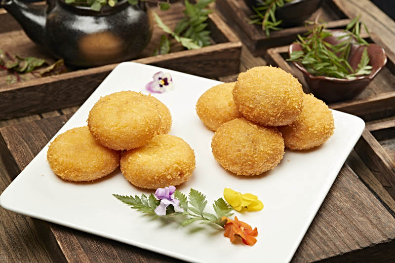 金黄酥脆炸丸子