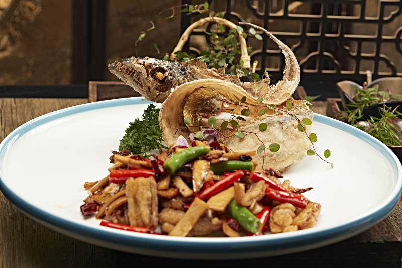 香辣鱼头配时蔬