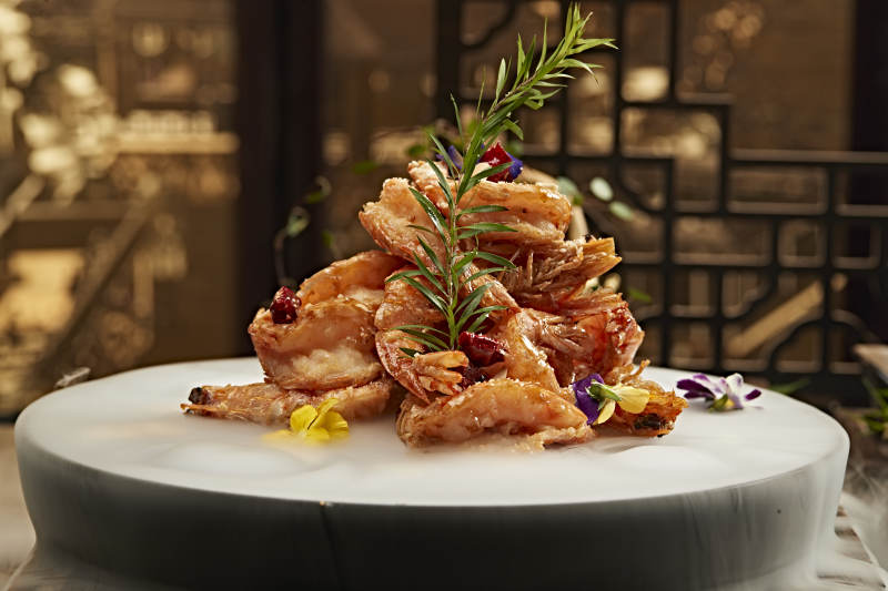 金箔虾球艺术摆盘