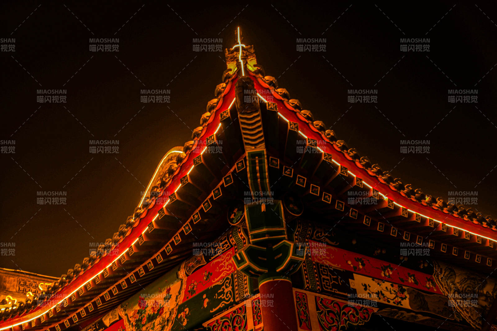 廊坊大悲禅寺—夜色中的古建筑屋檐