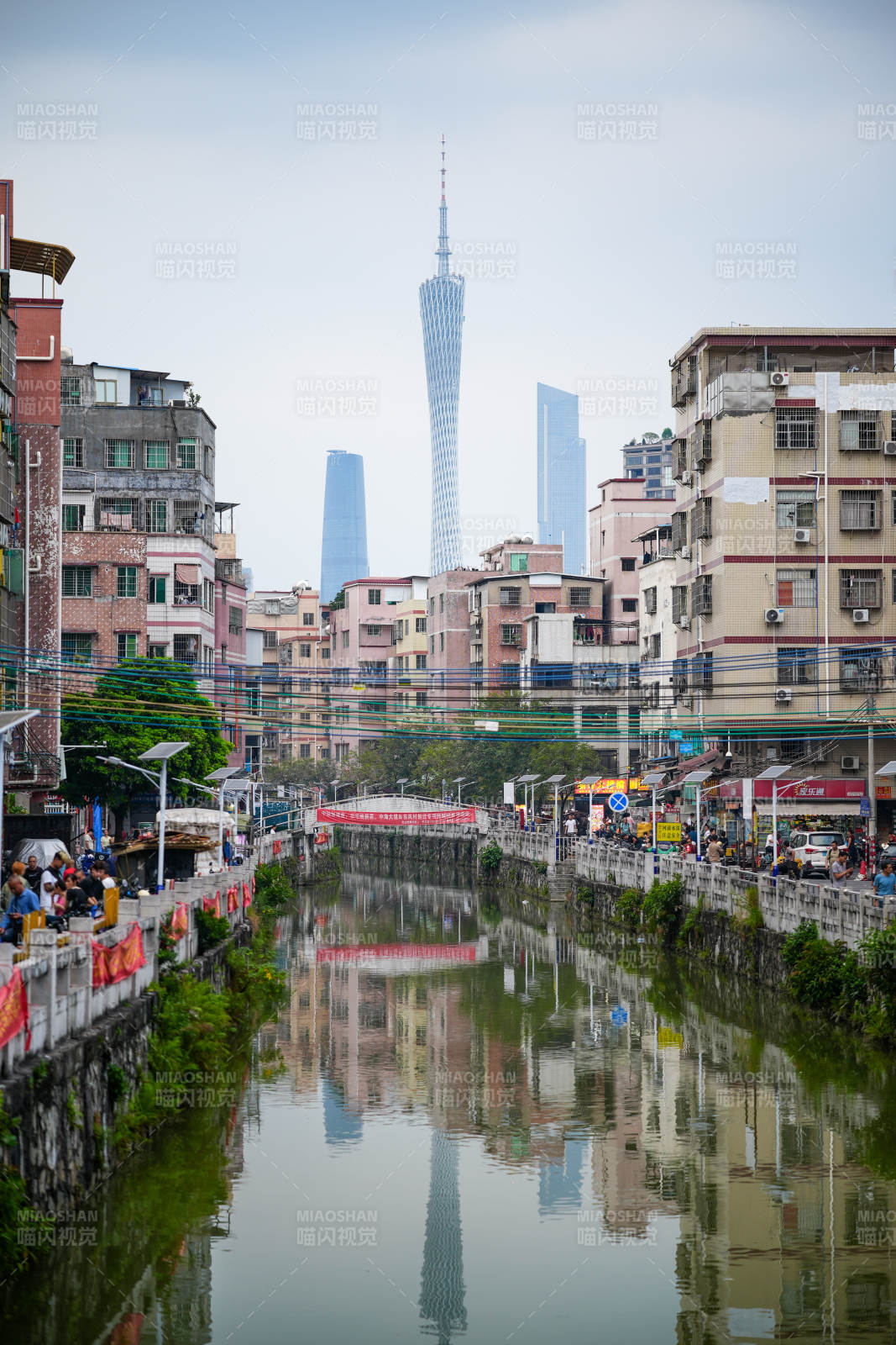 广州塔映水街景