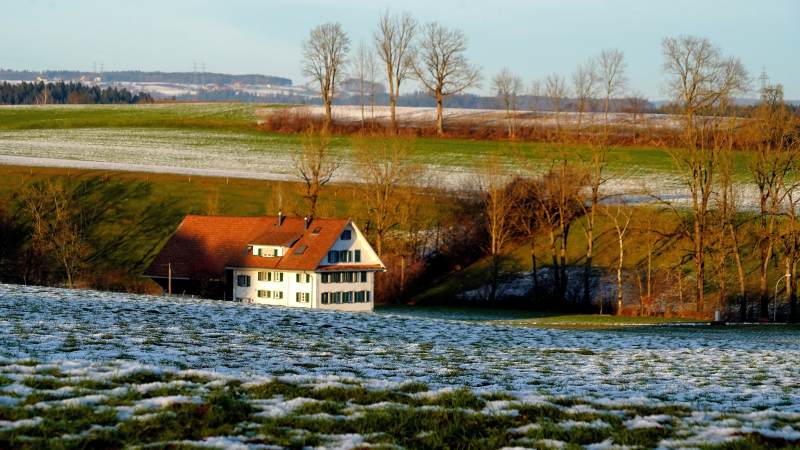 瑞士雪地农舍静谧景