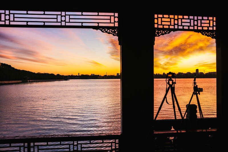 颐和园昆明湖夕阳剪影