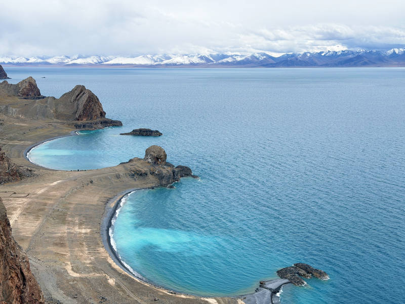 碧海蓝天 雪山环绕
