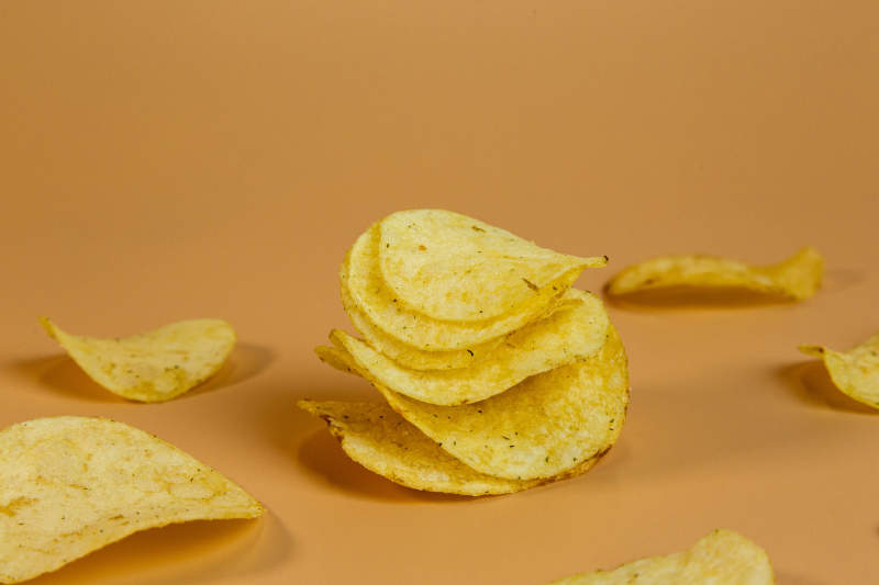 薯片堆叠特写