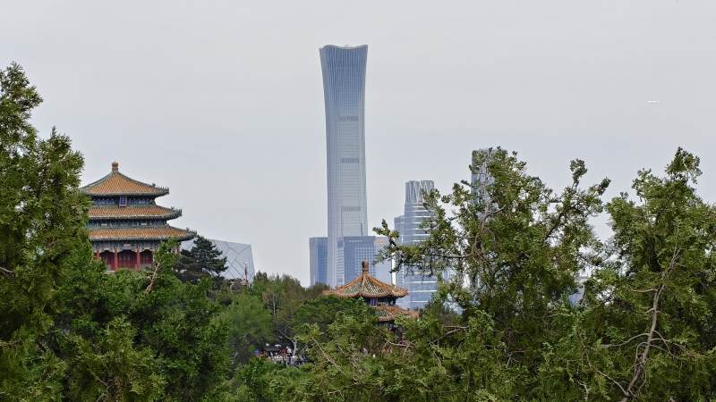 古建筑与现代高楼