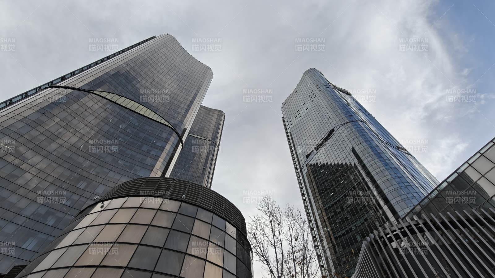 现代都市摩天楼群