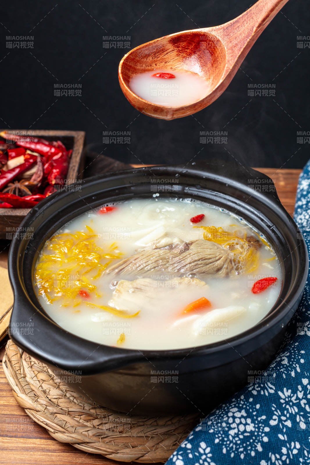 滋补菊花萝卜羊肉汤