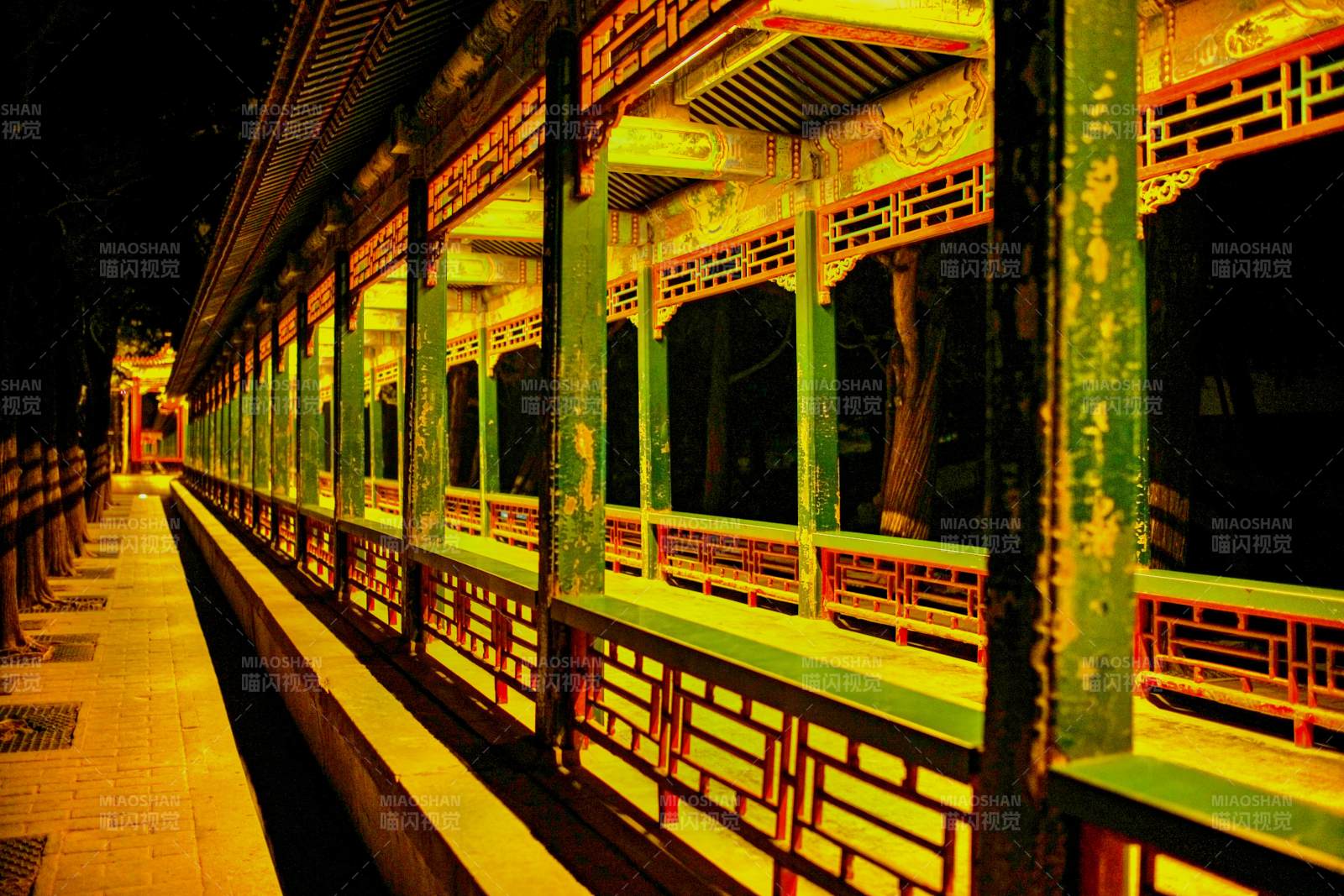 颐和园—古廊夜色