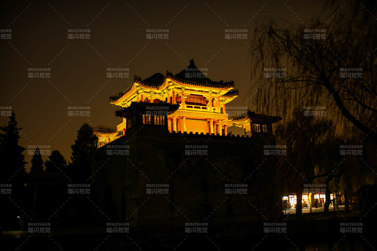 颐和园—夜色中的古塔