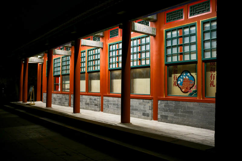 颐和园—夜色中的古建筑长廊