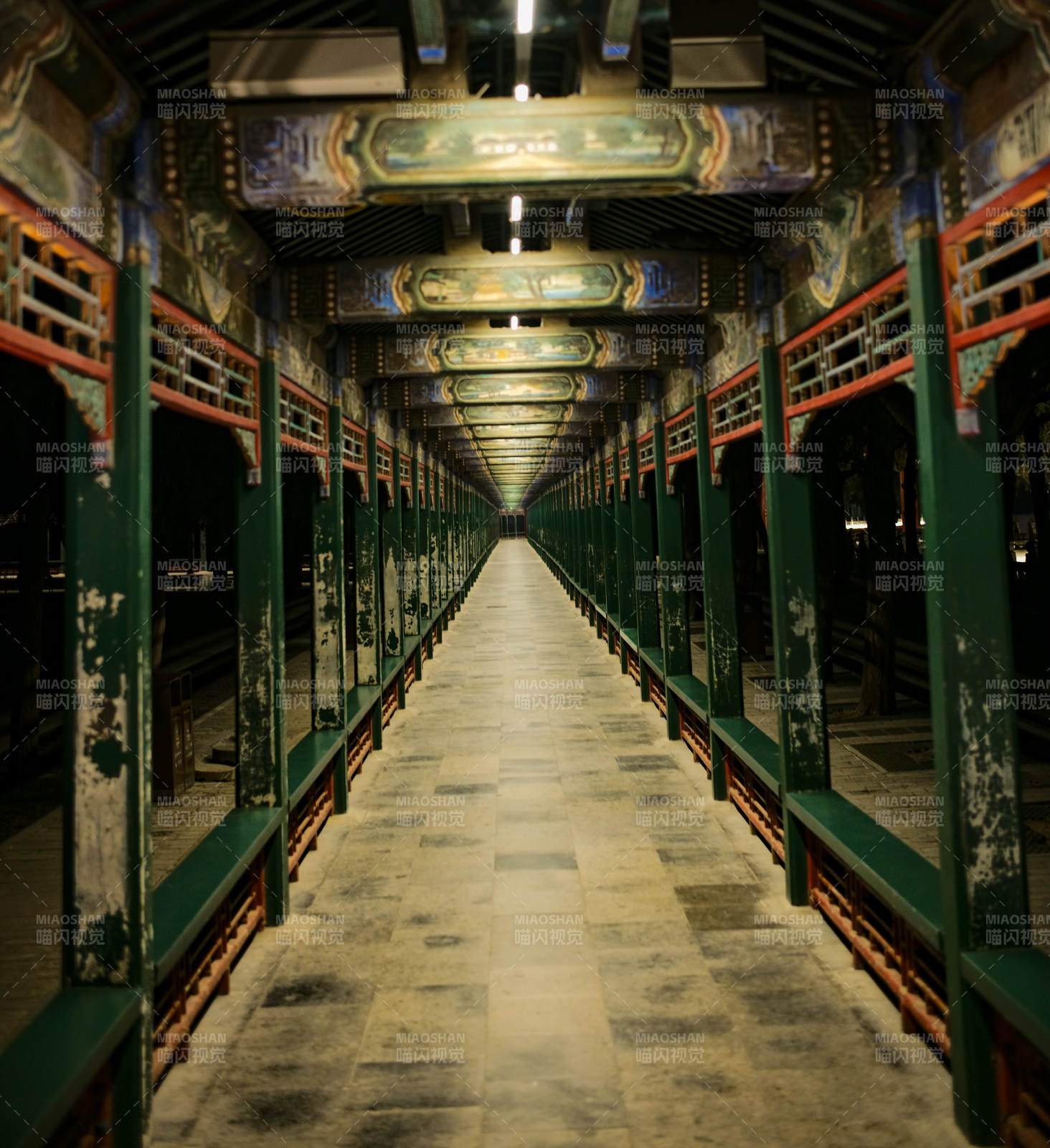 颐和园—古廊长影