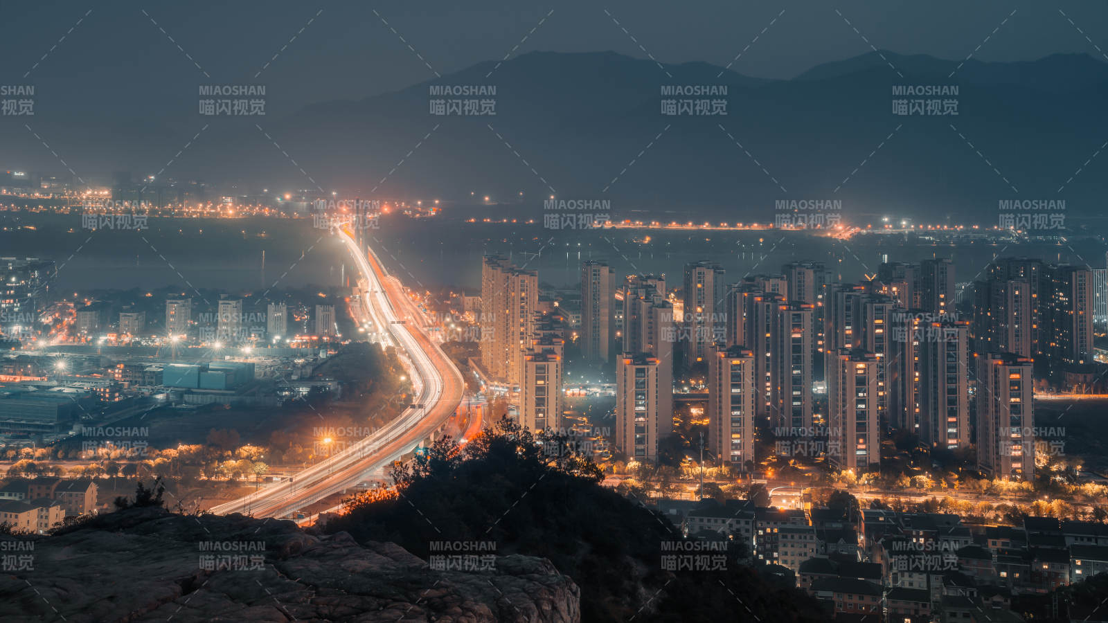 杭州富陽夜幕下的城市燈火