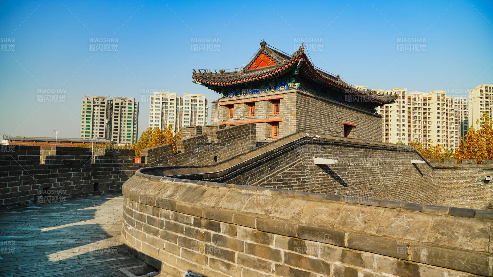 廊坊霸州古城墙上的传统建筑