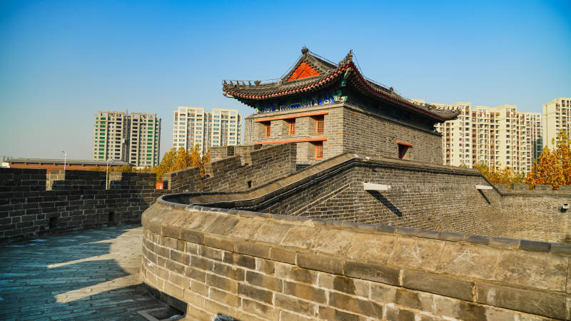 廊坊霸州古城墙上的传统建筑