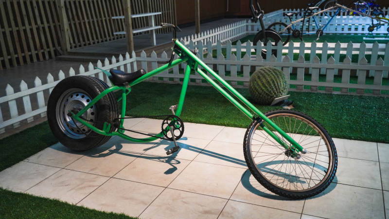 绿色三轮自行车