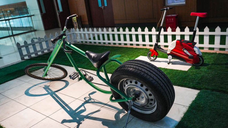 绿色三轮自行车