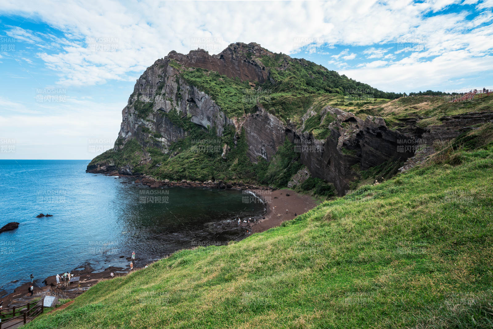 韓國濟州島城山日出峰懸崖風光