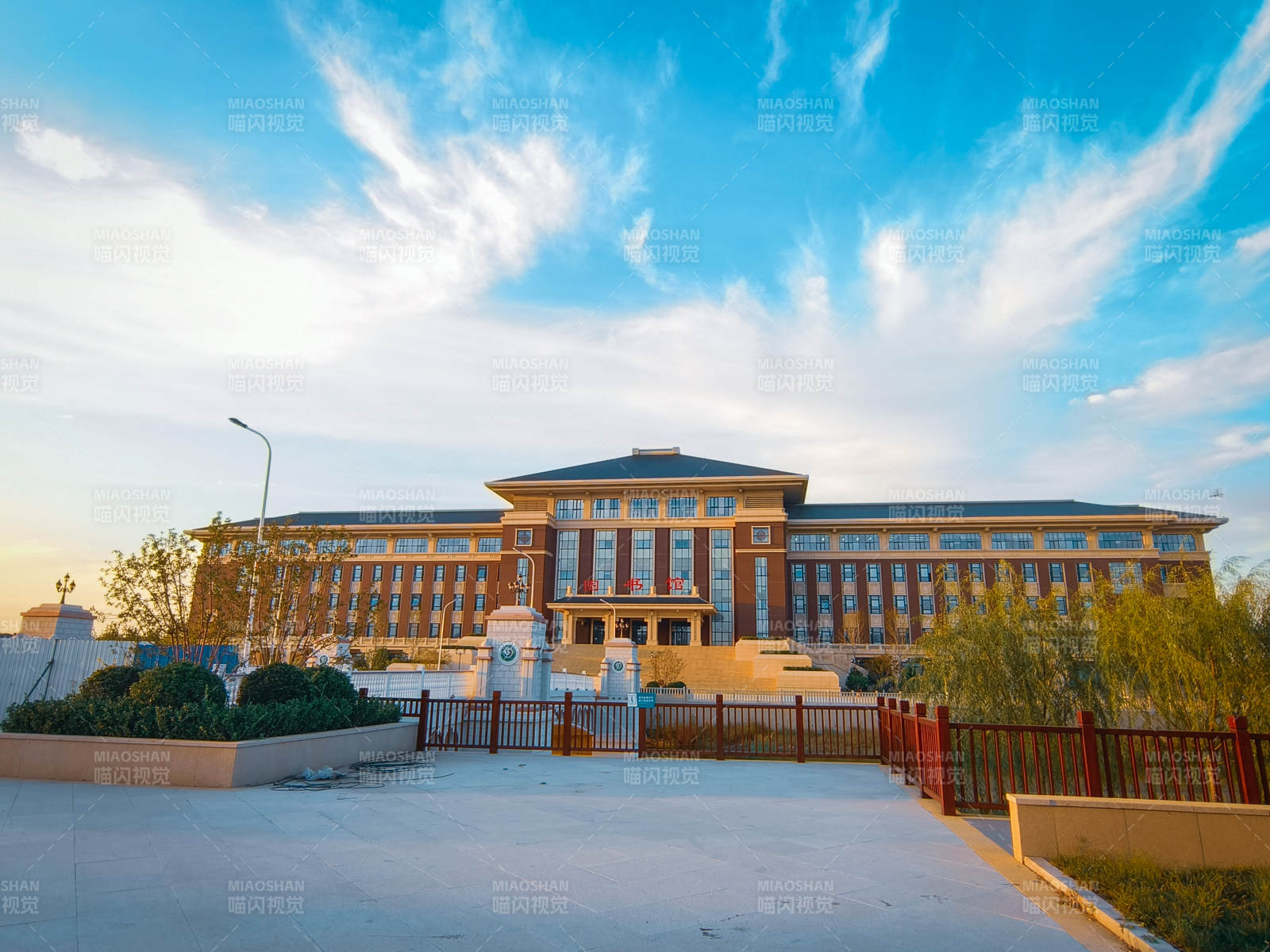 天津中医药大学图书馆