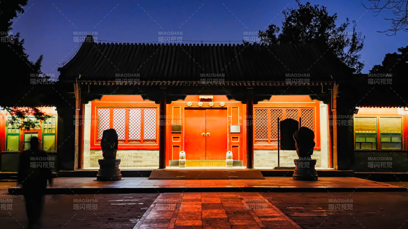 頤和園夜色中的古建筑