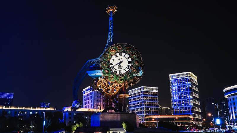 天津世纪钟雄姿