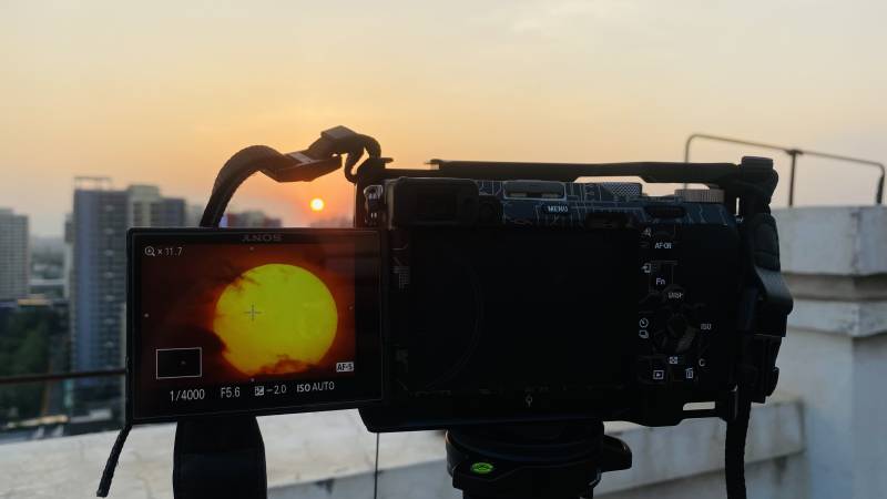 夕阳下的摄影瞬间