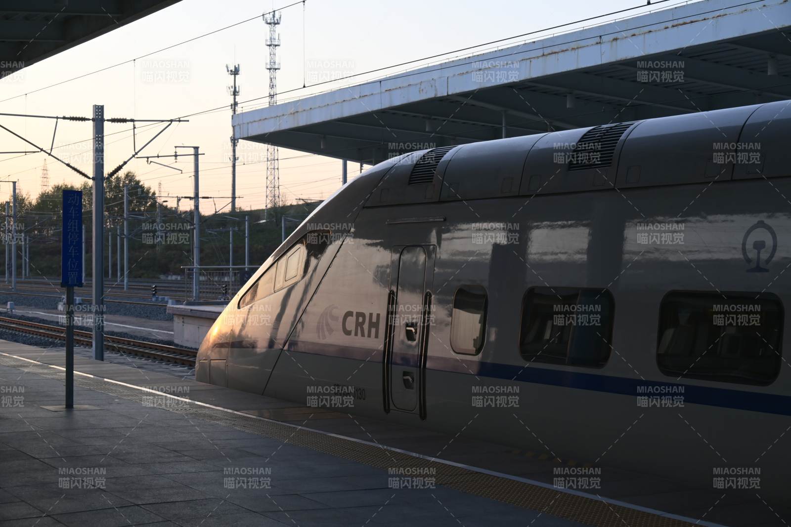 延吉西站CRH高鐵停靠站臺