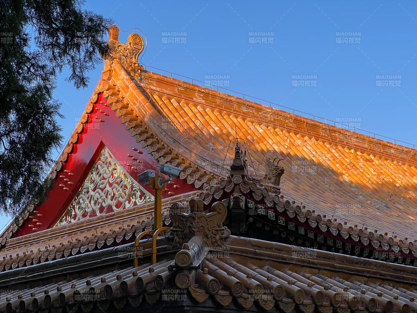 北京地壇古建筑屋頂特寫