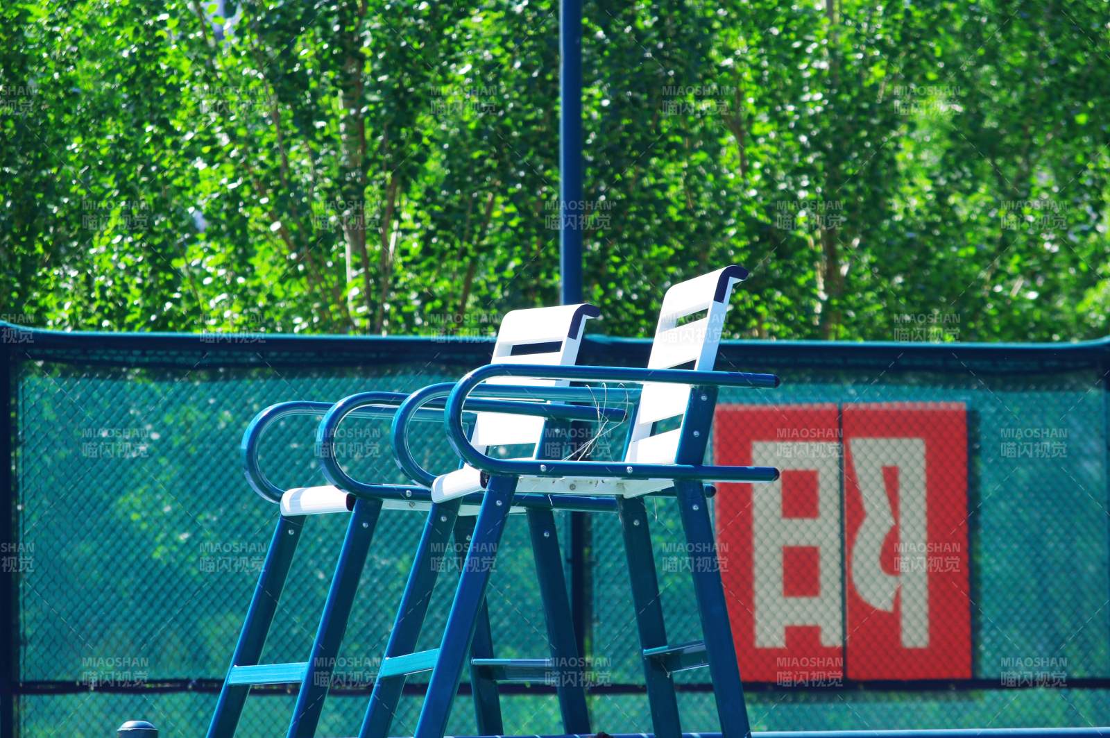 网球场边的裁判椅