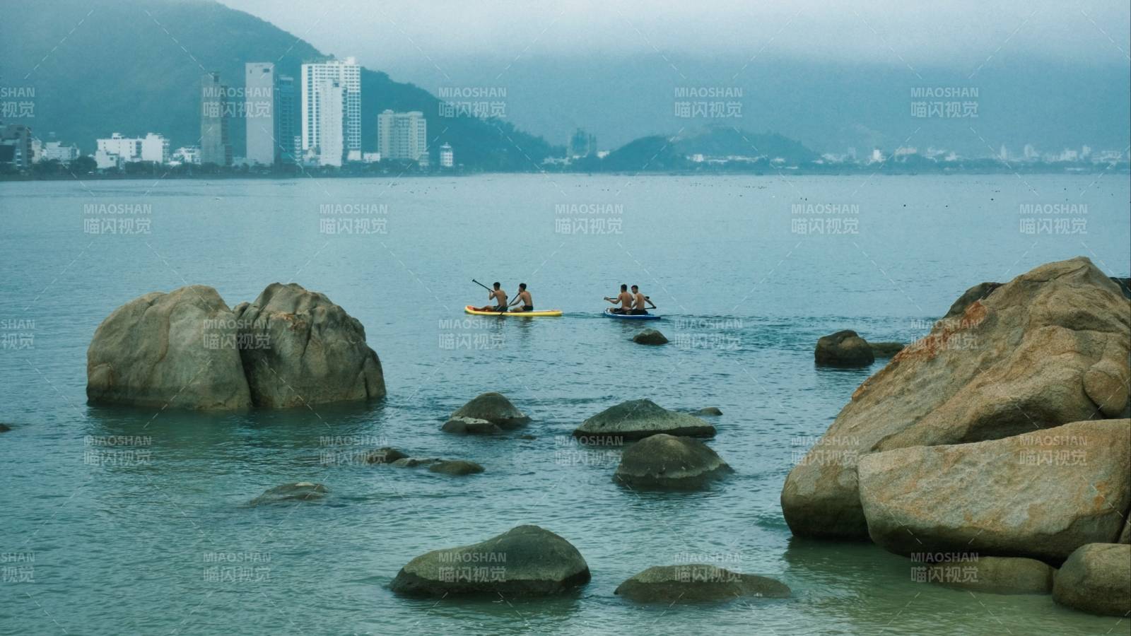 芽莊湖上劃艇賞景