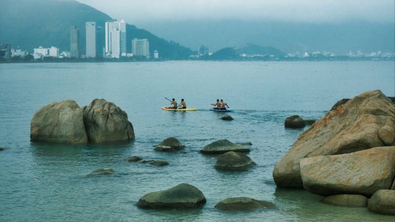 芽庄湖上划艇赏景