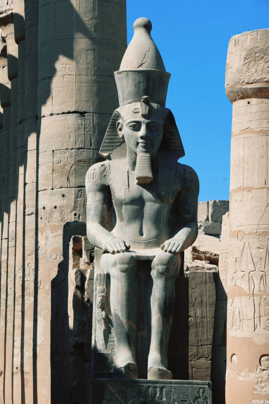 古埃及法老雕像