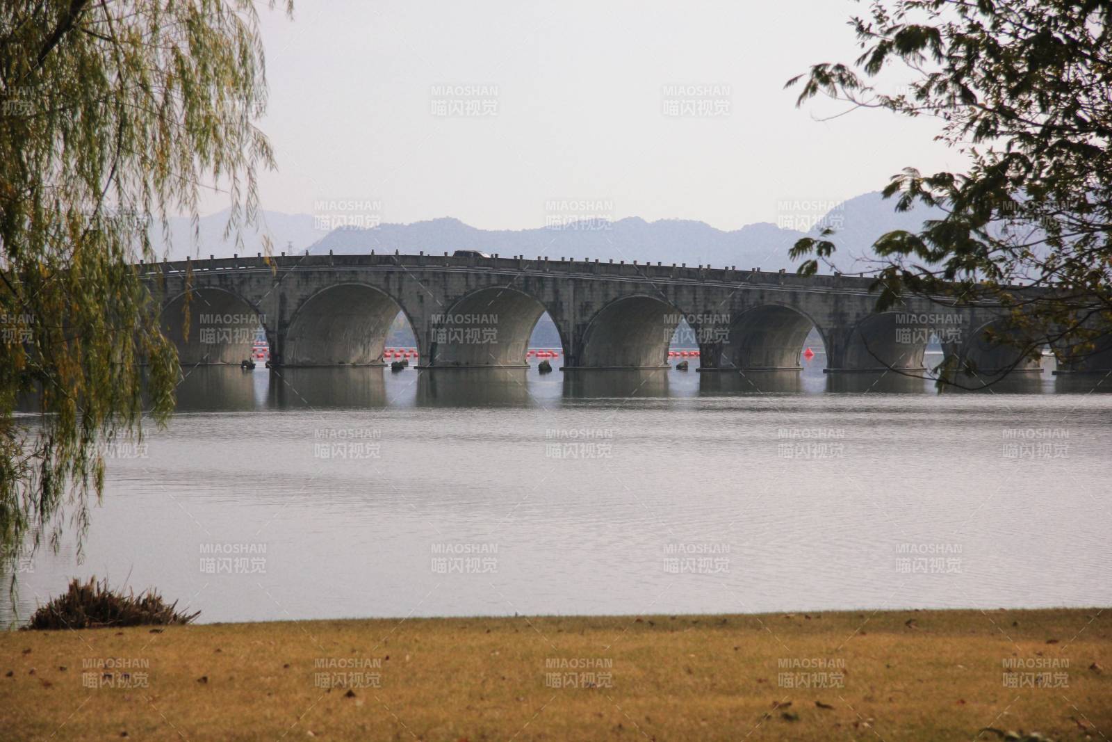 湖上長橋映山影 湘湖
