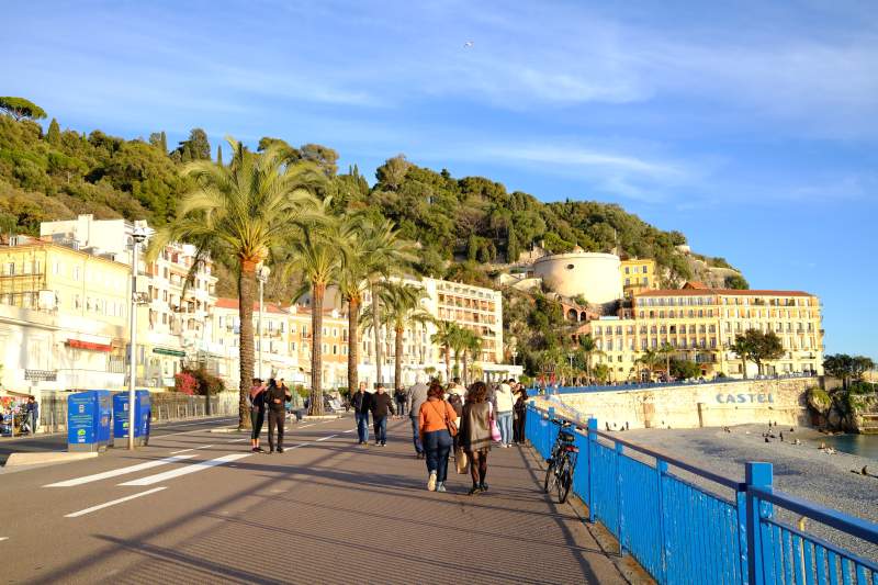 南法尼斯 海滨步道 游人如织