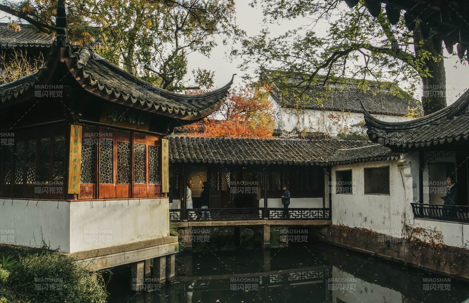 古典园林水榭风光