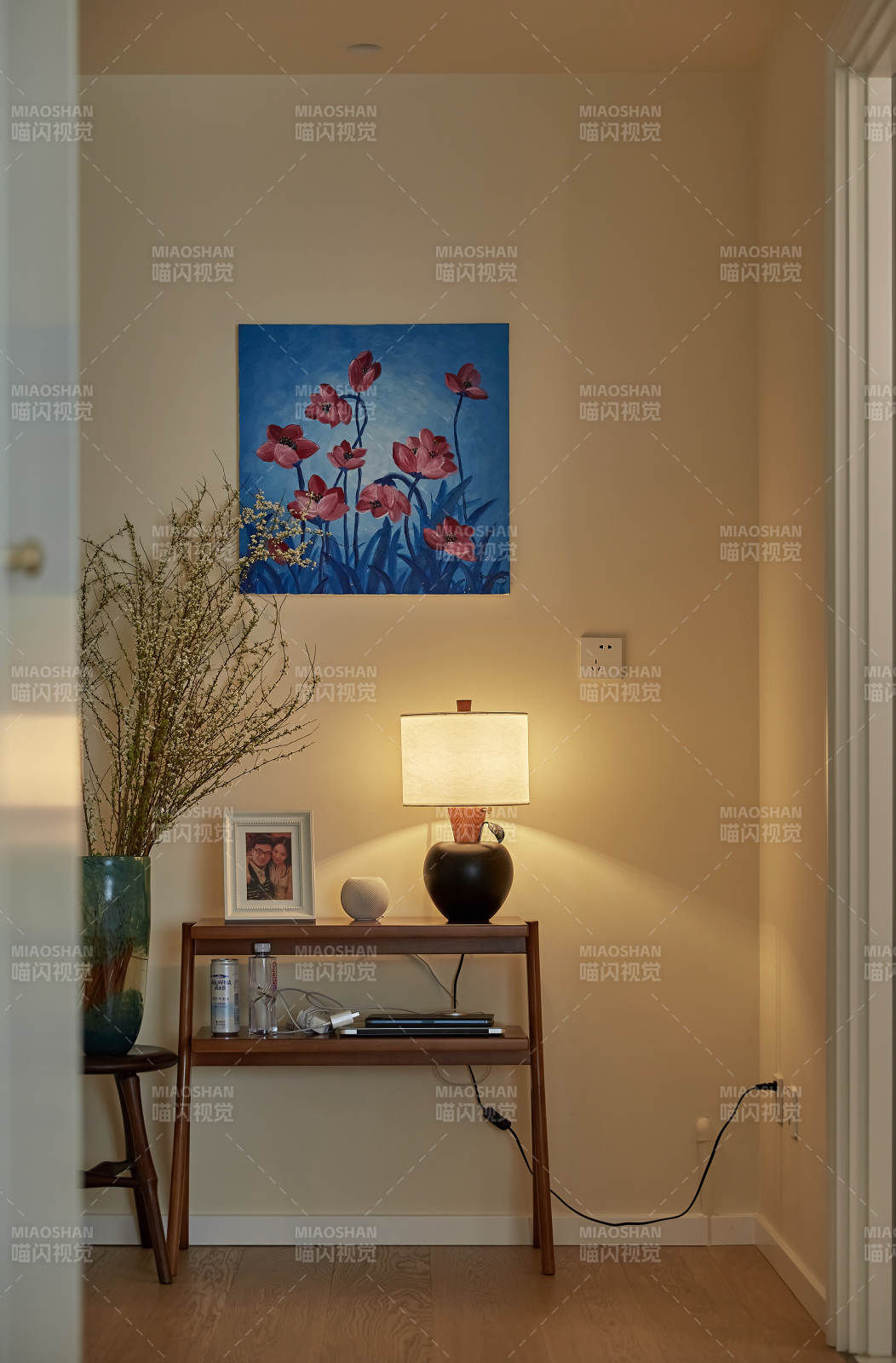 溫馨角落 花影燈下