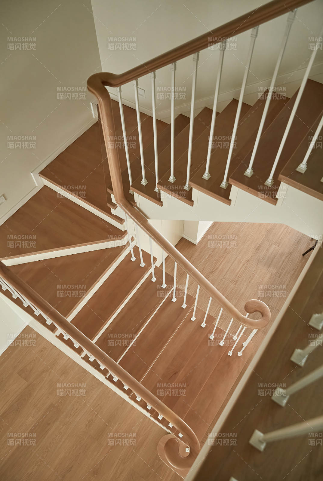 木质楼梯优雅设计