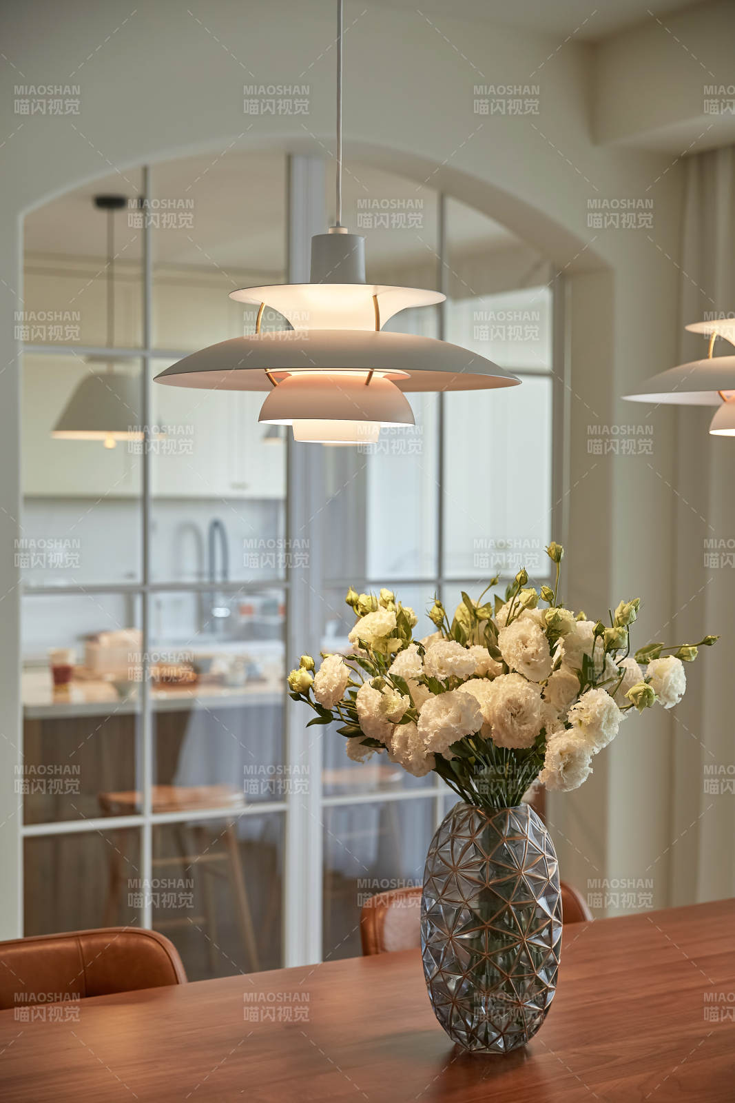 溫馨餐桌花藝布置