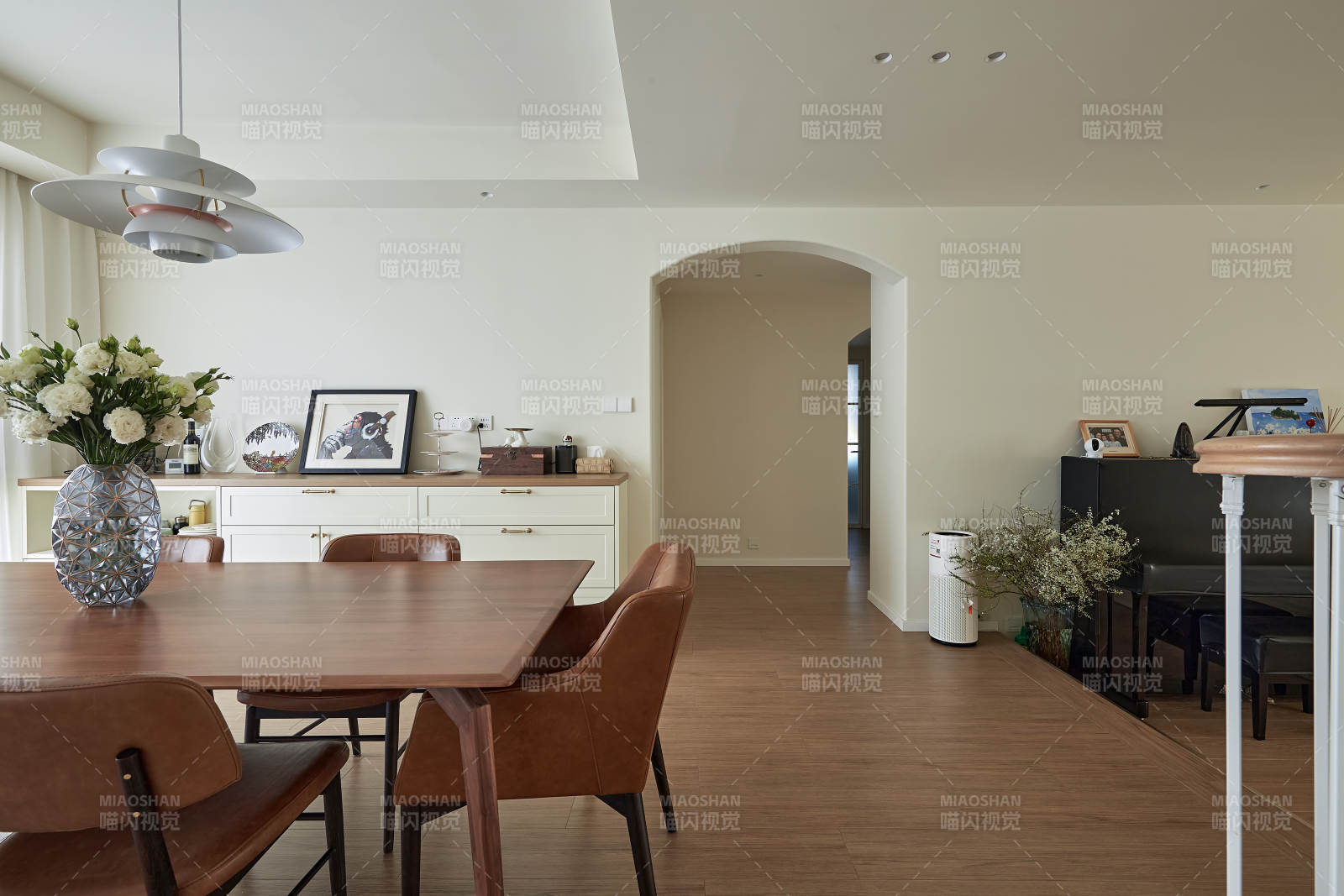 简约现代家居餐厅