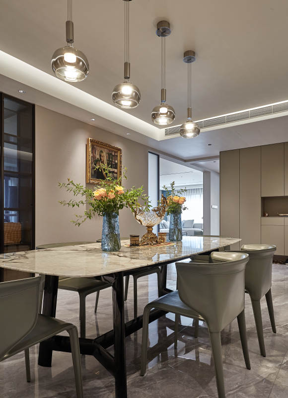 现代简约餐桌设计