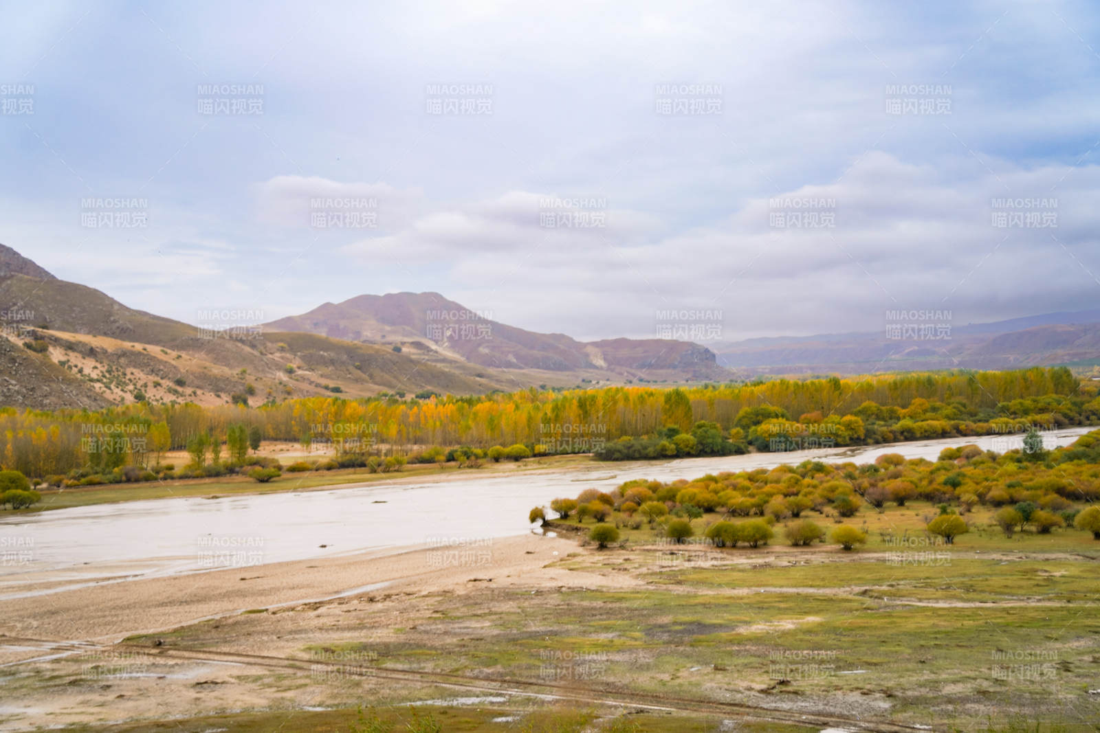 秋天的河谷風光