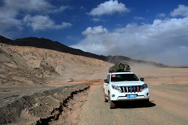 荒漠驰骋 越野探秘