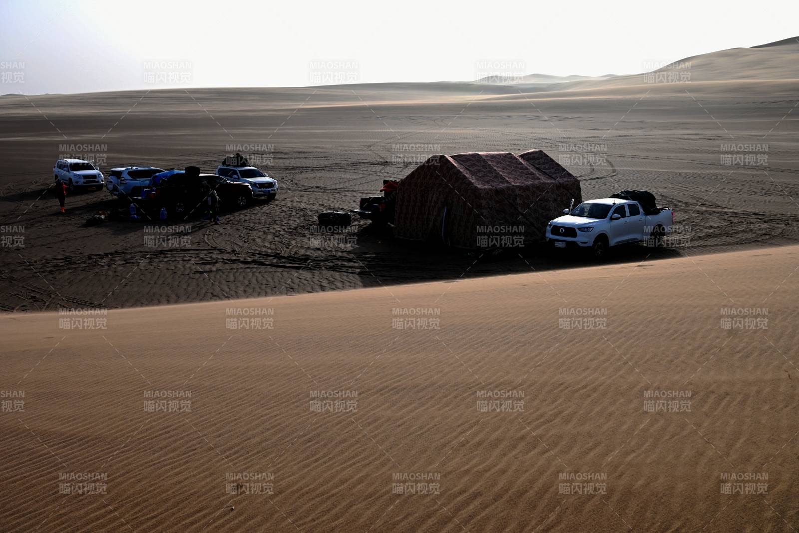 罗布泊无人区露宿营地