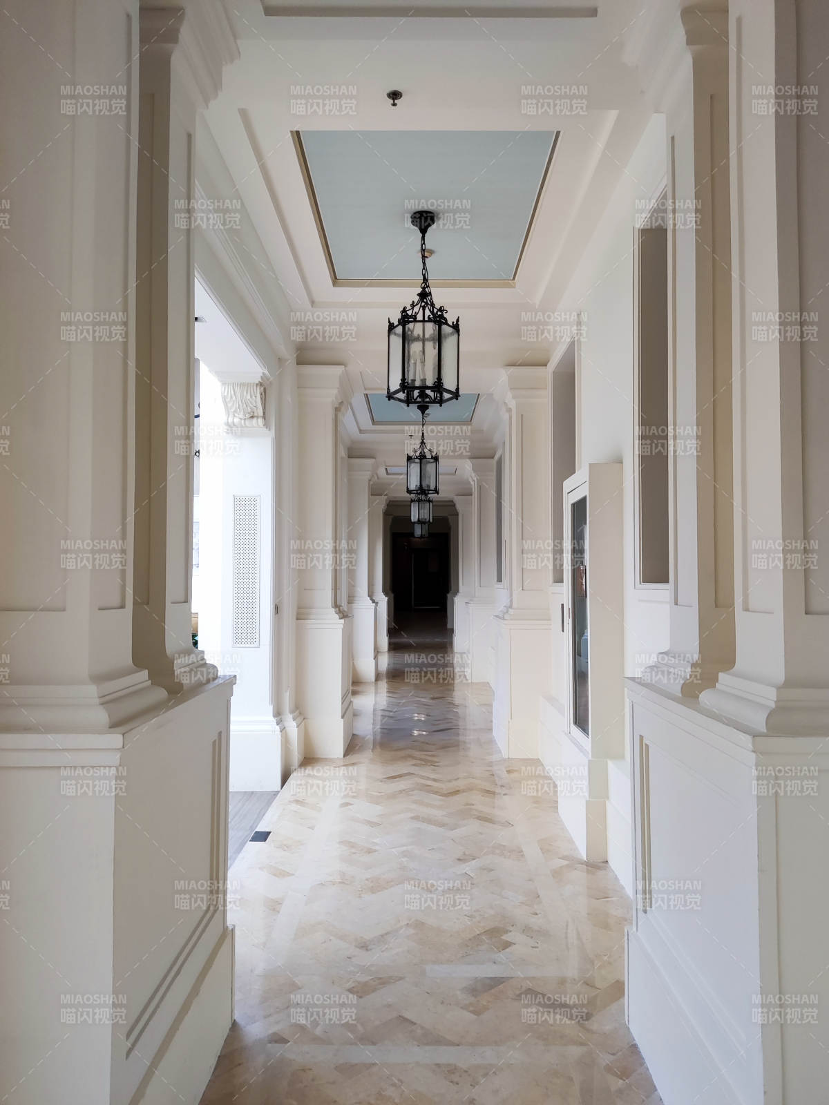 典雅長廊 光影交錯