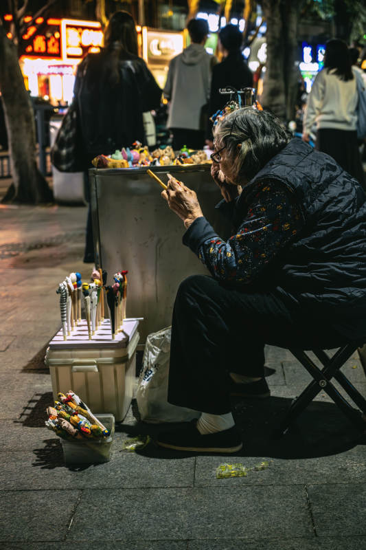 街頭藝人夜市賣糖畫