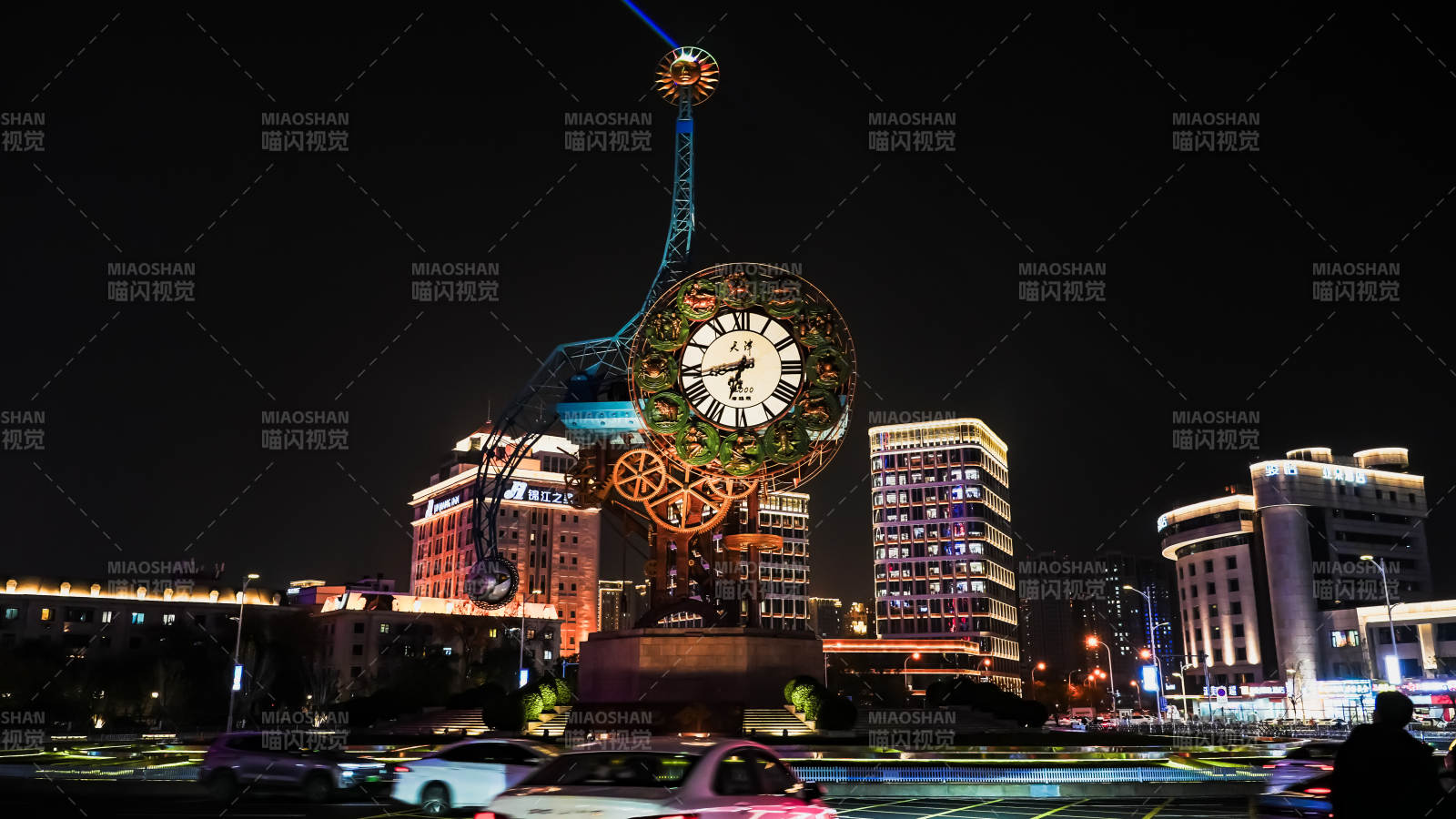 天津夜幕下的世纪钟