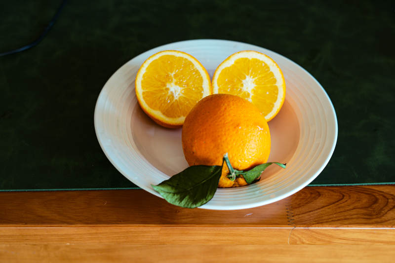 橙子切半摆盘