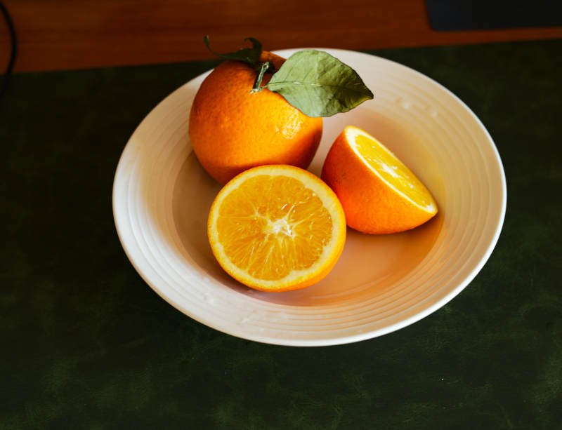 橙子切片盘中摆放