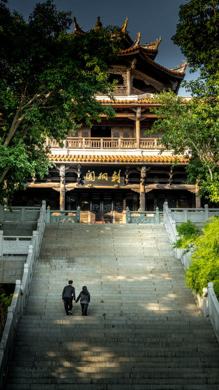 古剎拾階 靜謐相伴