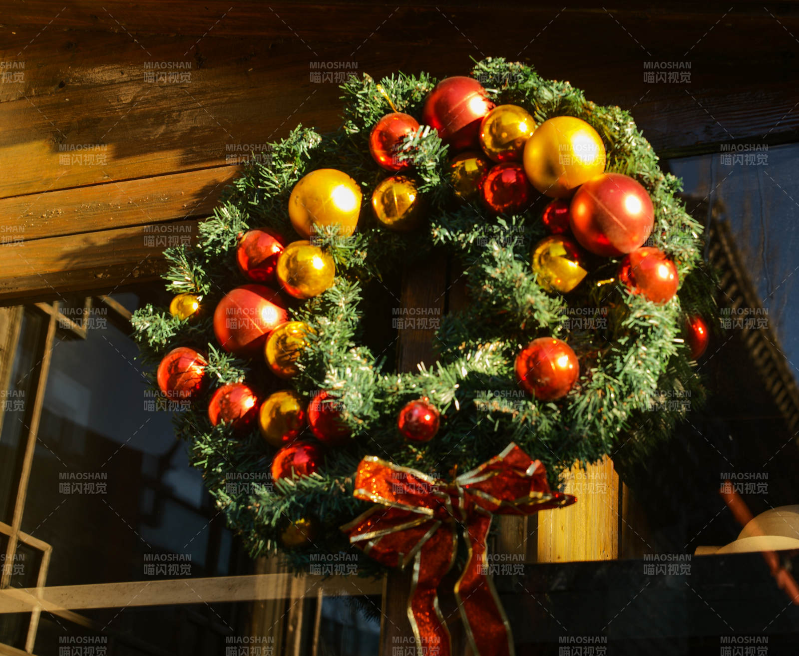 圣诞花环迎新年